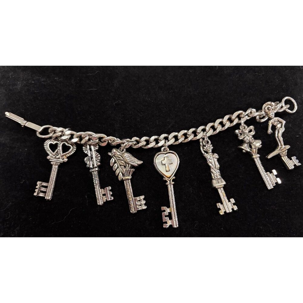 Vintage Silver Tone Skeleton Key Charm Bracelet Gothic Victorian 6.5"